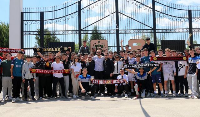 Eskişehirspor genç taraftarla buluştu!