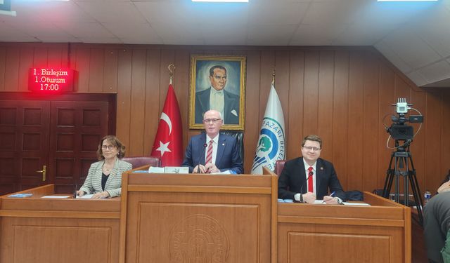 Başkan Kurt’tan dikkat çeken çıkış: “Türk Dünyası Belediyeler Birliği’nden çekilelim”