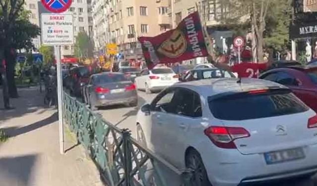 Eskişehirspor'un şampiyonluğu trafiği bayram alanına çevirdi