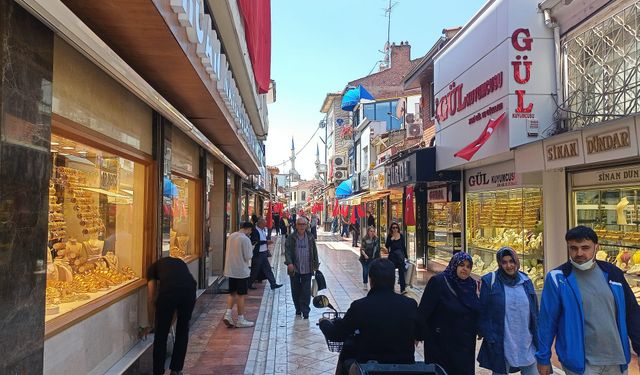 Altın fiyatlarına rağmen dükkanlar boş kalmadı!