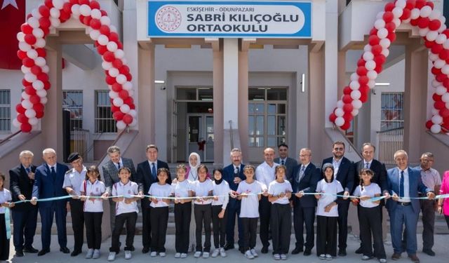 Eskişehir’de iki yeni okul eğitime kapılarını açtı