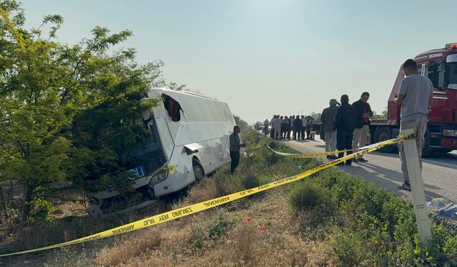 Konya'da otobüs şarampole devrildi: 1 ölü, 23 yaralı!
