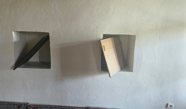 Şeyh Edebali Türbesi'nde Kâbe örtüsüne saygısızlık iddiası
