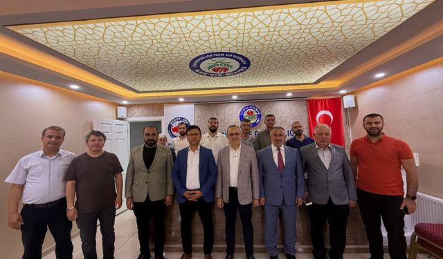 AK Parti'den Memur-Sen’e ziyaret