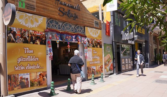 Eskişehir'in bu sokağı bayram alışverişinin adresi oldu!