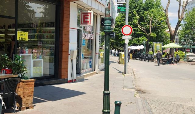 Eskişehir'in o noktasında gizli tehlike: Her an devrilebilir!