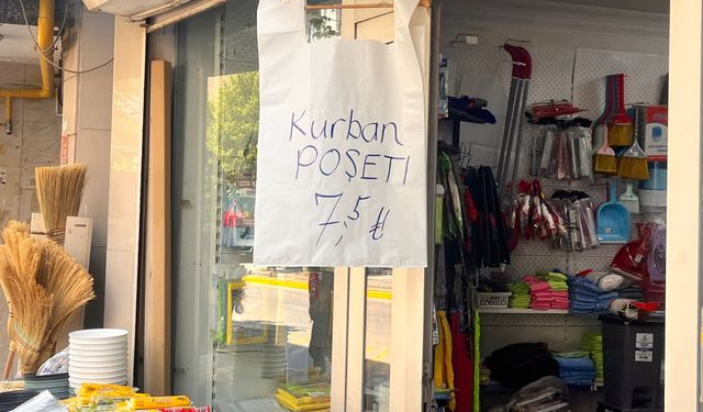 Kurban poşetleri raflarda yerini aldı