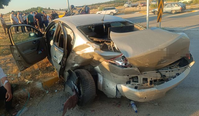 Afyon-Eskişehir yolunda trafik kazası: 9 yaralı!