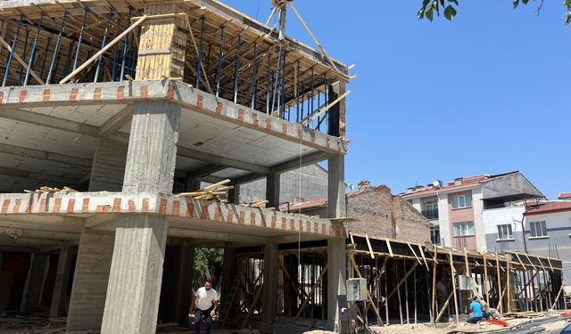 Eskişehir'de elektrik akımına kapılan genç yaralandı!