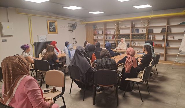 Gençlerden “yaz neşesi sohbetleri”ne yoğun ilgi