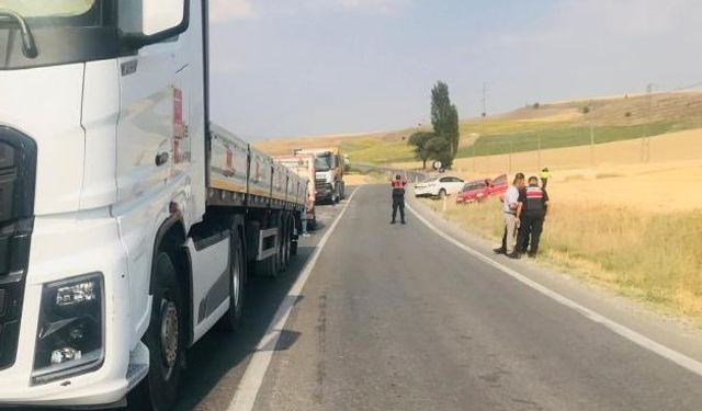 Eskişehir yolunda kaza: 3 araca çarptı!