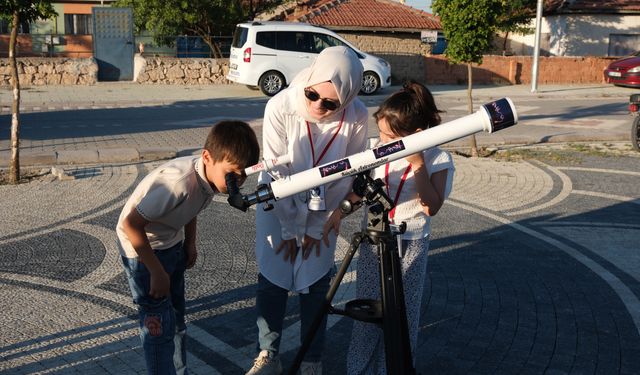 Uzay meraklıları Mahmudiye’de gökyüzünü keşfetti