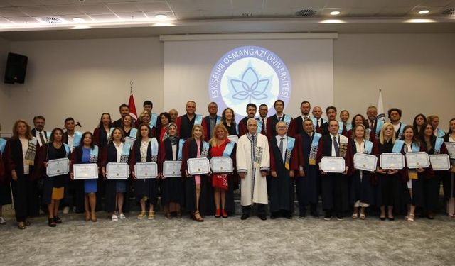 ESOGÜ’de 37 akademisyen profesörlük cübbesini giydi