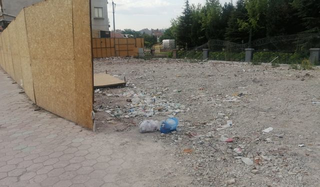 Eskişehir'in göbeğinde utandıran manzara: Hem kirlilik hem koku...