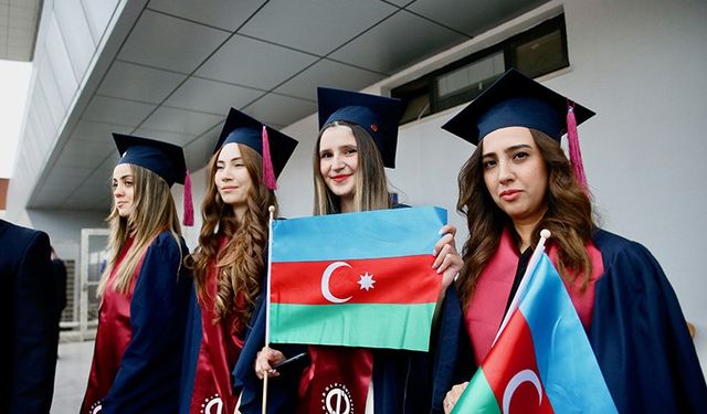 Anadolu Üniversitesi'nden Bakü’de mezuniyet töreni!