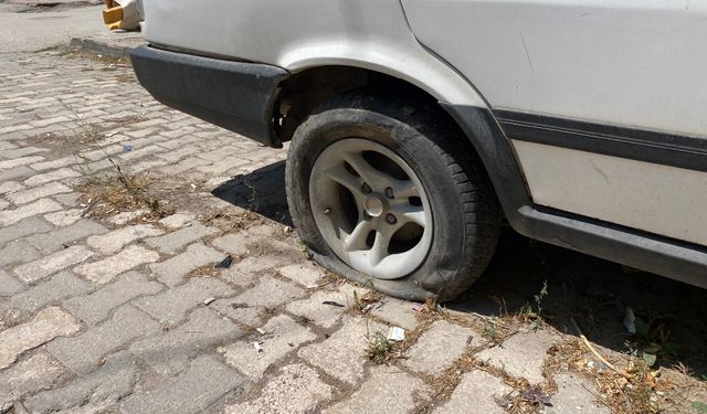 Eskişehir'de mahalleyi merakta bırakan araç kimin?