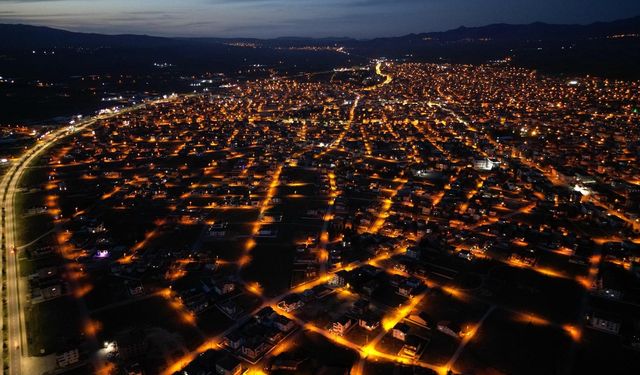 Bolvadin’in gece manzarasıyla büyüledi!