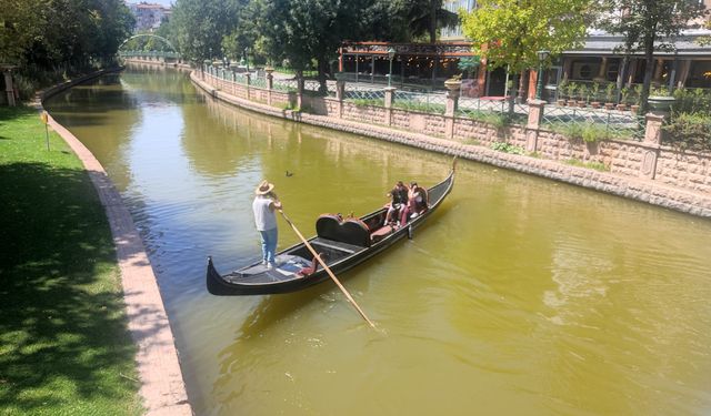 Eskişehir'de kavurucu sıcaklara rağmen o keyiften vazgeçilmedi!