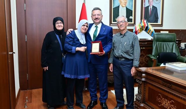Şehit Polis Aziz Oray’ın ailesi Vali Aksoy’u ziyaret etti