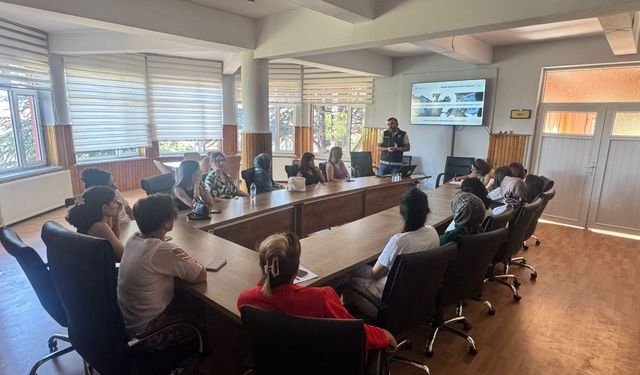 Eskişehir’de “En İyi Narkotik Polisi Anne” eğitimi gerçekleştirildi