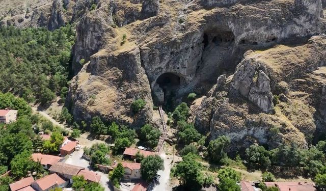 Eskişehir'de bu doğa harikasını görmek için yüzlerce basamak çıkıyorlar!