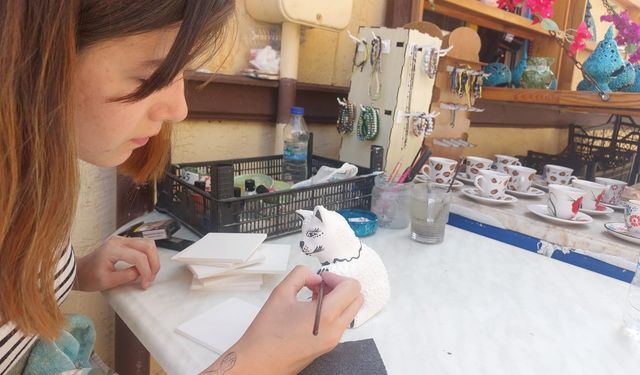 Estetik ve işlevselliği buluşturan çini tasarımlar Eskişehir’de ilgi görüyor