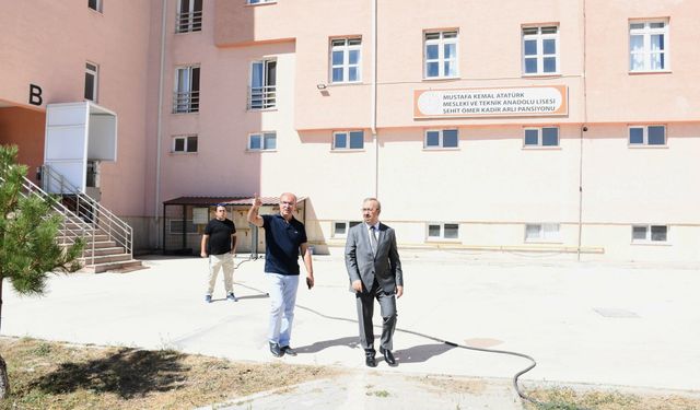 Müdür Aydın eğitim hazırlıklarını inceledi