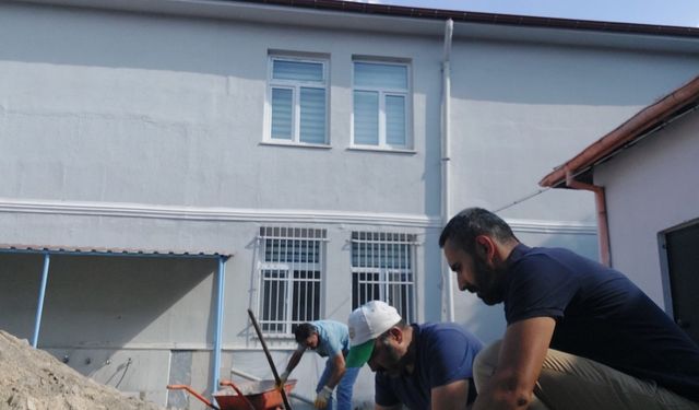 Şuhut’ta okul İidarecilerinden takdir toplayan özveri