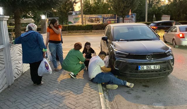 Eskişehir'de araç kaputunda mahsur kaldı, vatandaş yardıma koştu