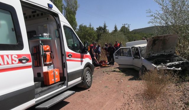 Tavşanlı’da otomobil şarampole devrildi!