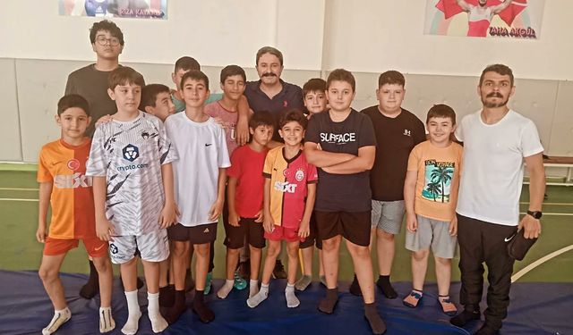 Eskişehir'de genç güreşçilere moral ziyareti