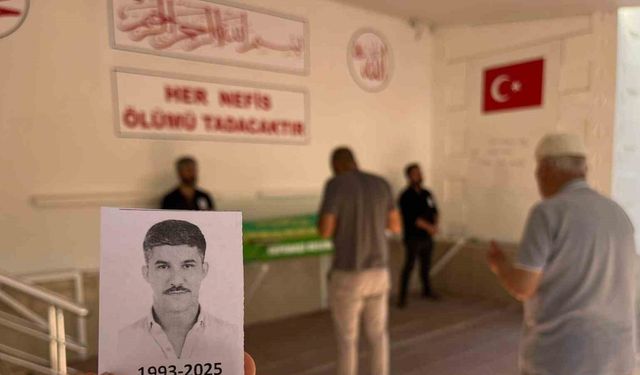 Eskişehir'de mobilya dükkanında korkunç kaza: Genç adam toprağa verildi
