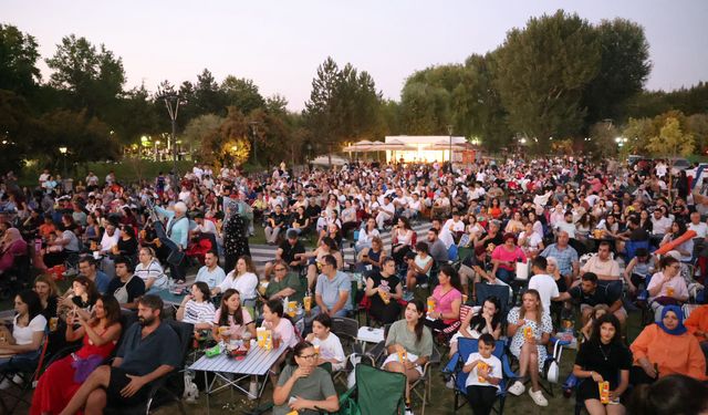Eskişehir'de Açık Hava Film Günleri devam ediyor mu?