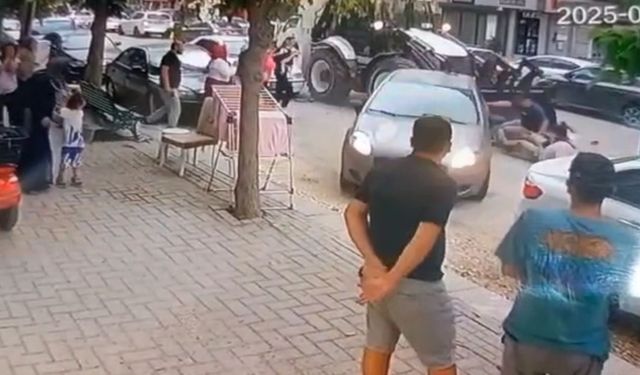 Eskişehir'de kepçe kabusları oldu:  2 kişiyi altına aldı