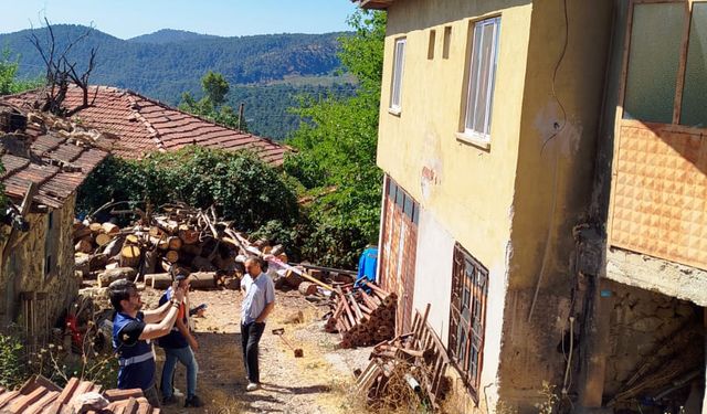 Sındırgı depreminde hasar tespiti için Eskişehirli ekip görevde!