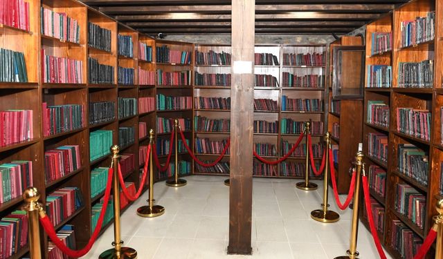 Bursa Osmangazi'de 'Zamansız Kitaplar' kapılarını açtı