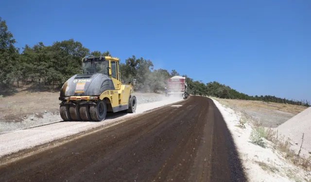 Büyükşehir’den Mustafakemalpaşa’da 32 kilometrelik yol hamlesi