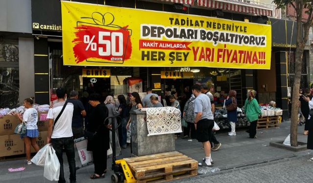 Eskişehir’de yüzde elli indirimi duyan kuyruğa girdi