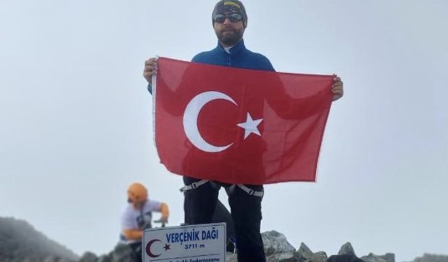 AFAD Eskişehir personelinden Verçenik Dağı’na anlamlı tırmanış