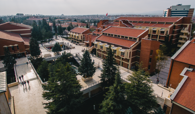 Anadolu Üniversitesi bilgiye erişimde Türkiye’nin öncü