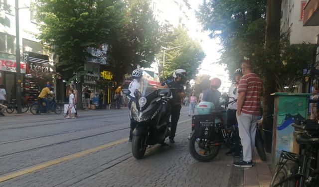 Eskişehir'de tramvay yolunu ihlaline ceza yağdı