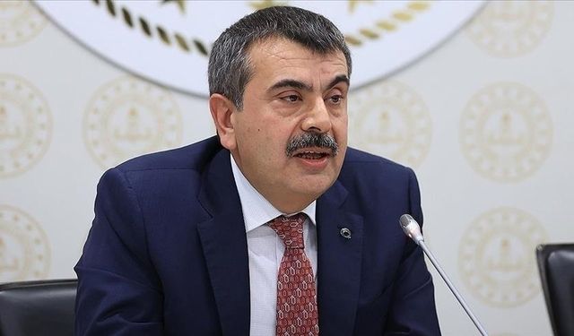 Okul kıyafetleri değişiyor: Yeni dönem düzenlemesi nasıl olacak?