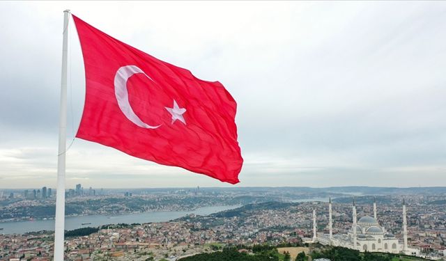 Kütahya Belediye Başkanı'ndan 30 Ağustos öncesi bayrak çağrısı