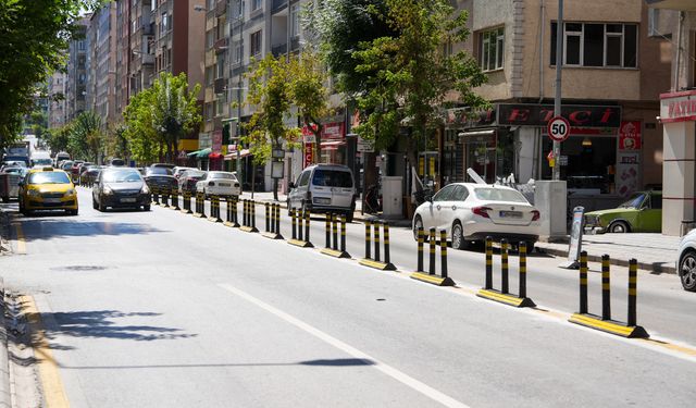 Sürücüler için önemli uyarı: Eskişehir'in o caddesi bölünüyor!