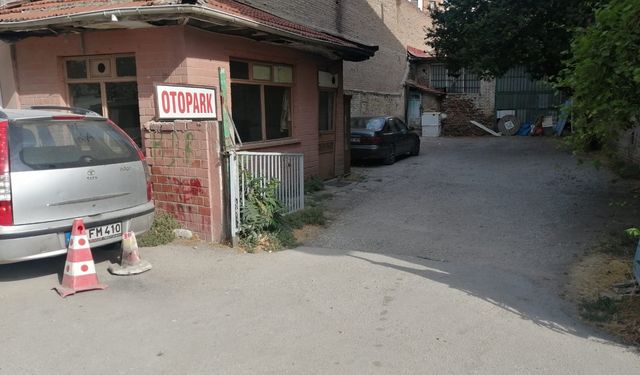 Eskişehir’de otoparklar boş, sokaklar dolu!