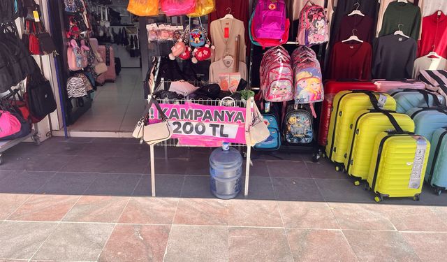 Eskişehir'deki indirimli çantalara yoğun talep
