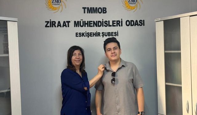 Eskişehir’de genç üyeye meslek rozeti takıldı