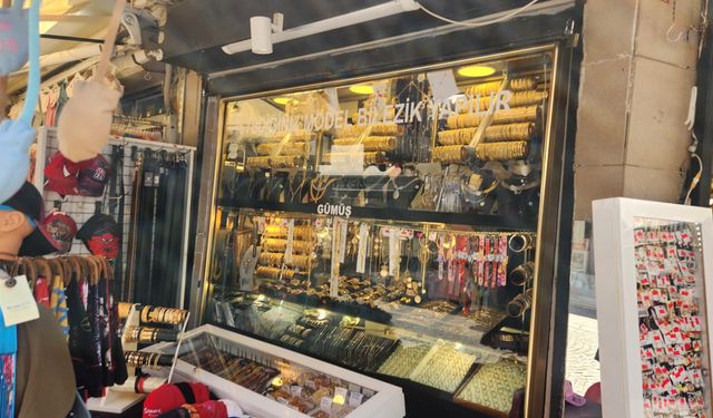 Altın fiyatları el yakınca vatandaş sahte takıya yöneldi