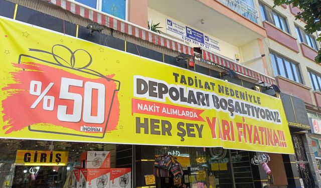 Eskişehir'de esnaf depoyu boşaltıyor