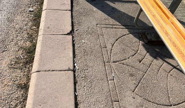 Eskişehir'de otobüs duraklarında istenmeyen görüntü!